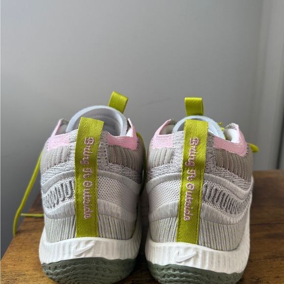 Nike cosmic unity 3 phantom bright cactus lightly used - Picture 7 of 7